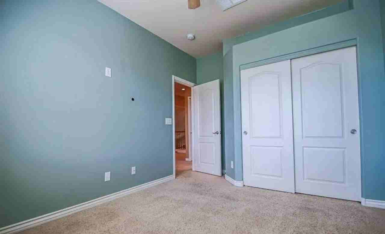 9802 Crescent Lodge Ct - Photo 4 of 22