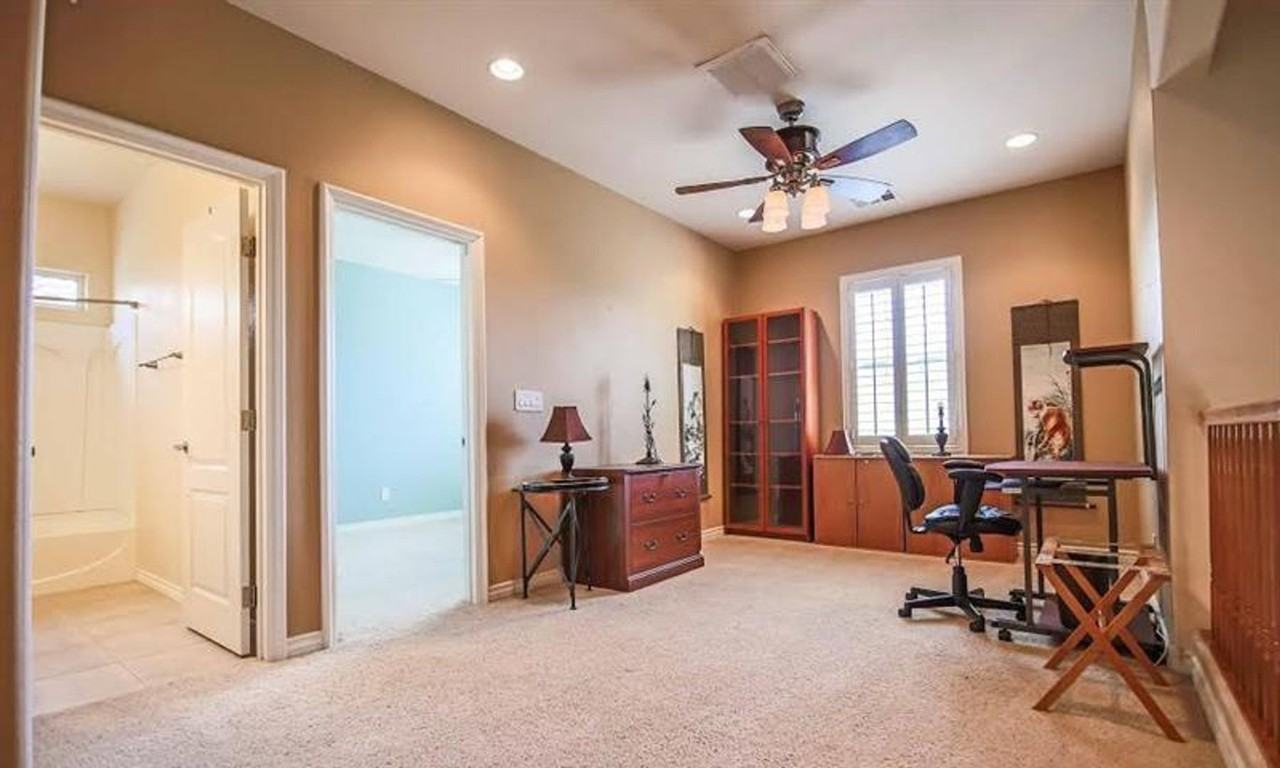 9802 Crescent Lodge Ct - Photo 5 of 22