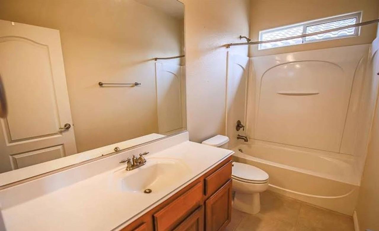 9802 Crescent Lodge Ct - Photo 6 of 22