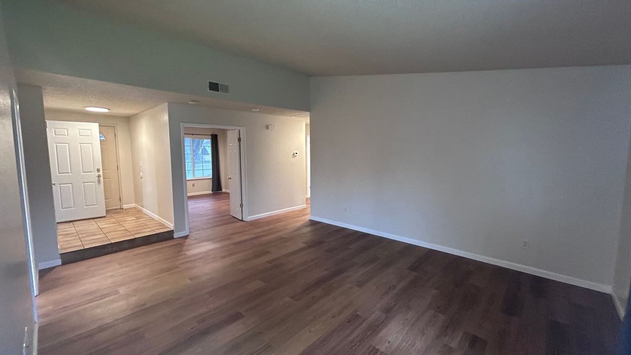 1917 Coral Oak Ct - Photo 2 of 30