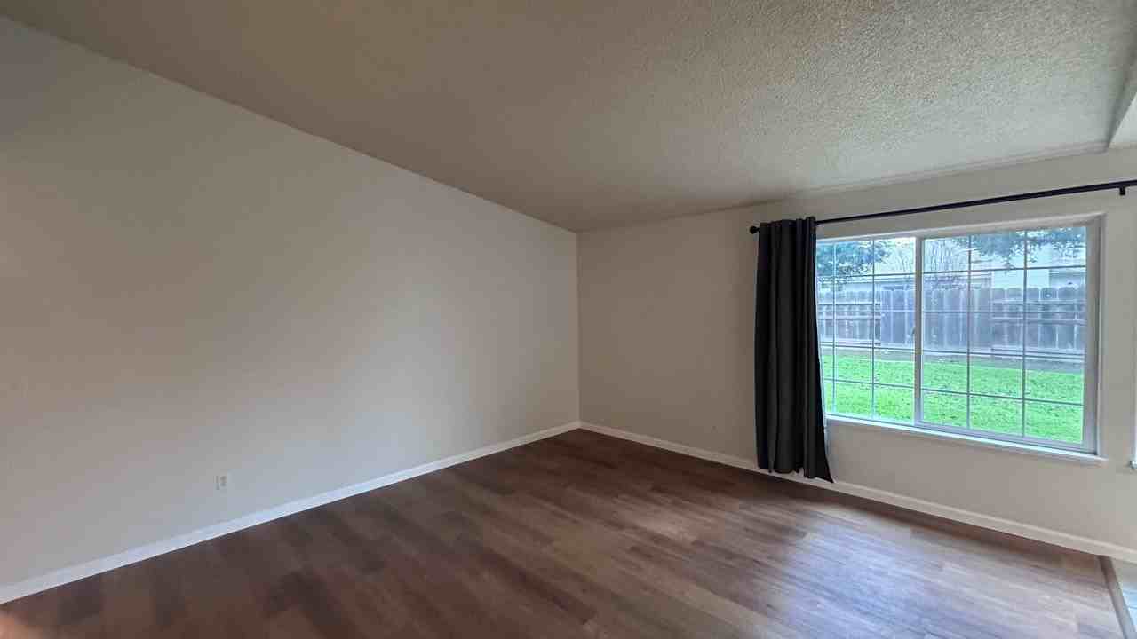 1917 Coral Oak Ct - Photo 6 of 30