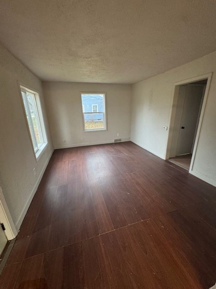 2913 Chestnut St - Photo 2 of 8