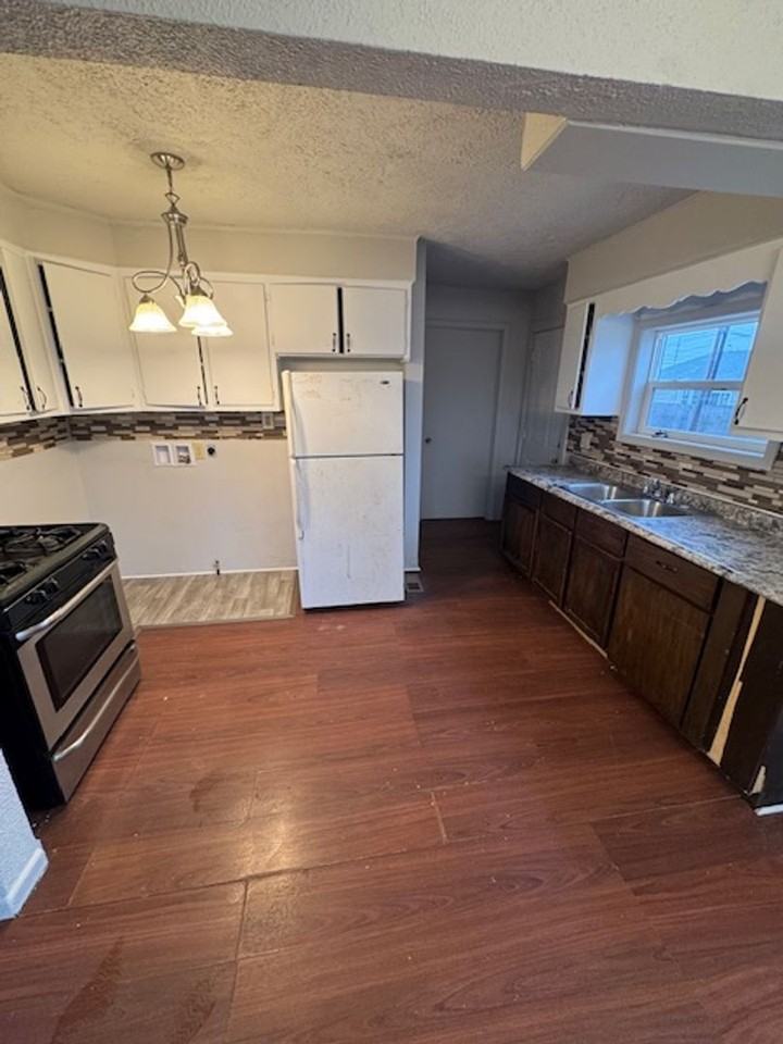 2913 Chestnut St - Photo 3 of 8