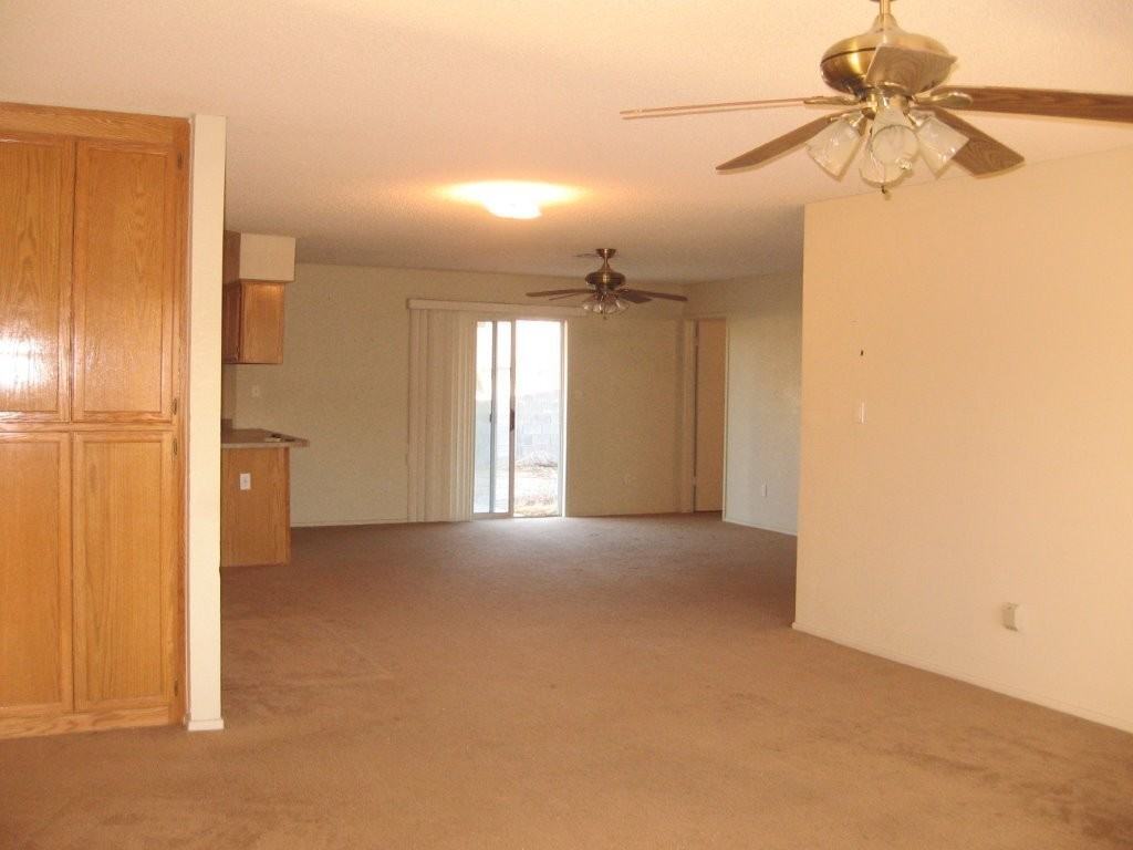 11302 E 25th St - Photo 4 of 10