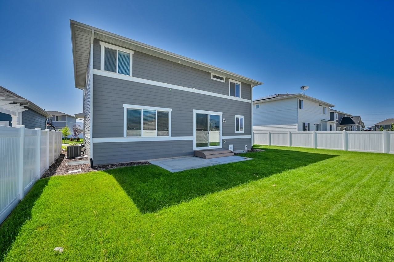 15127 S Revolutionary Way - Photo 5 of 37