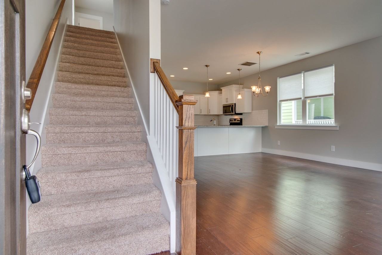 434 Elegance Way - Photo 3 of 33