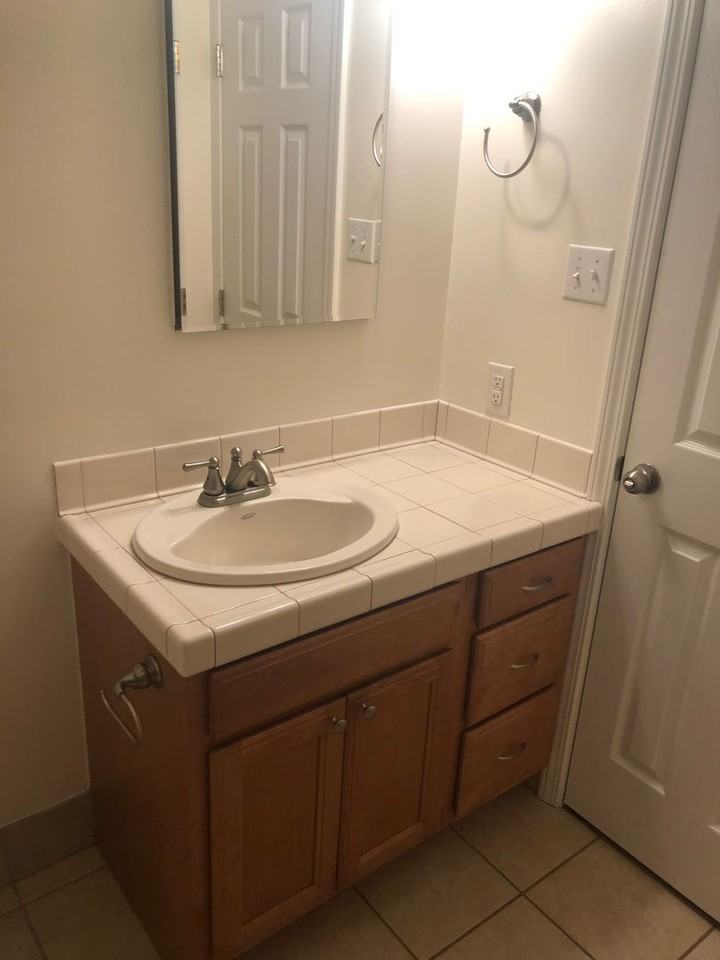 530 Godfrey Ln - Photo 3 of 6