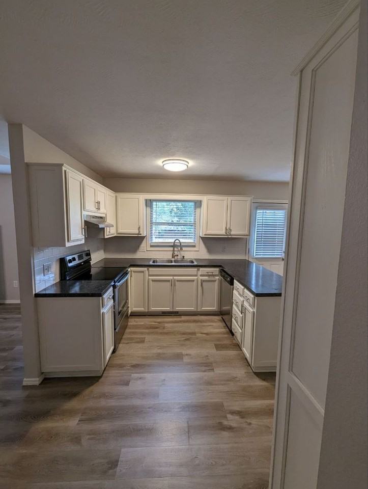 4114 S Western Ave - Photo 3 of 28