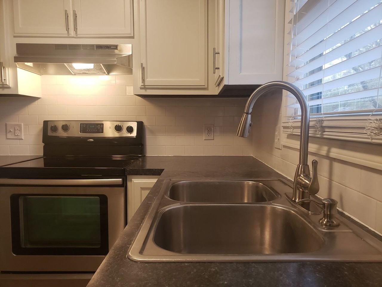 4114 S Western Ave - Photo 5 of 28