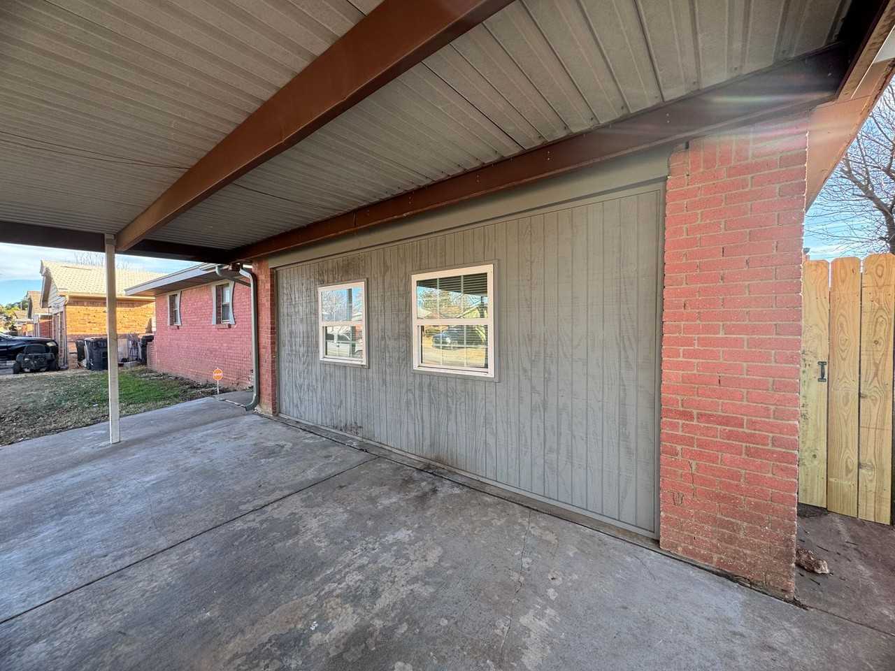 108 Se 56th St - Photo 2 of 41