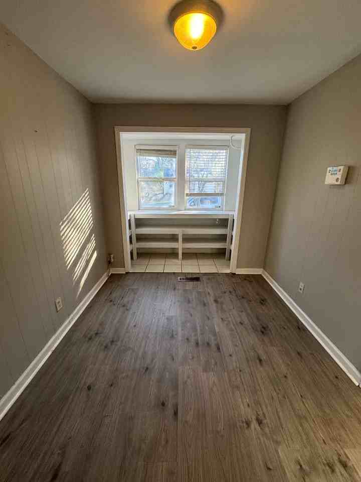 2810 18th Ave - Photo 4 of 6