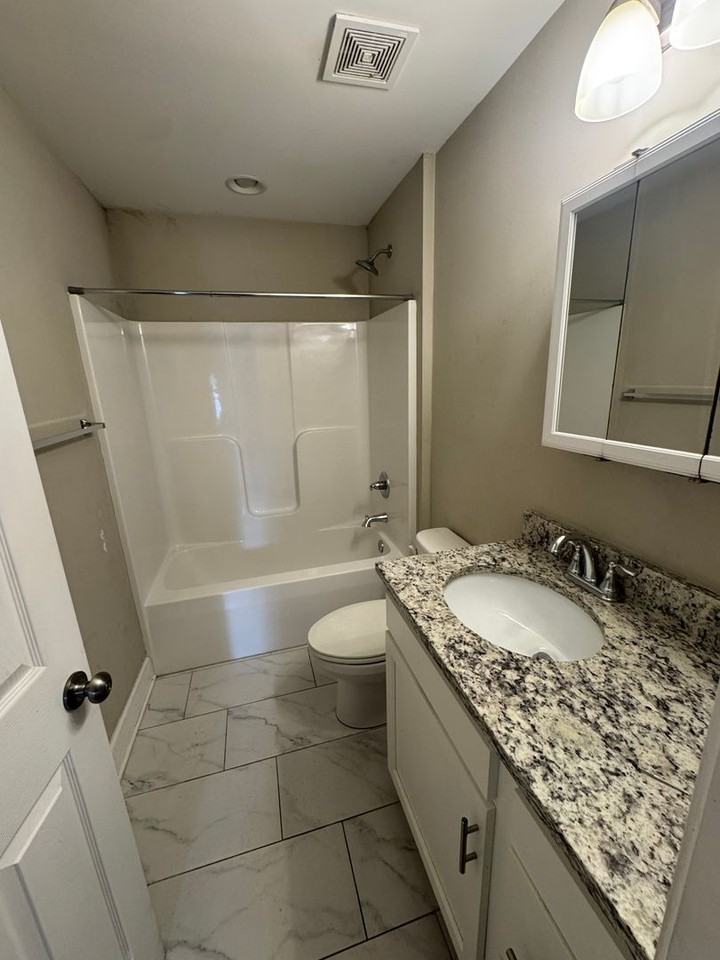 2805 18th Ave - Photo 3 of 7