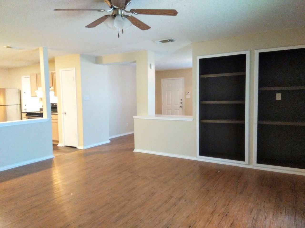 6838 Saharastone Dr - Photo 7 of 31