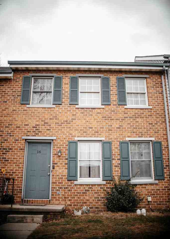 16 Cranfield Ct - Photo 2 of 18