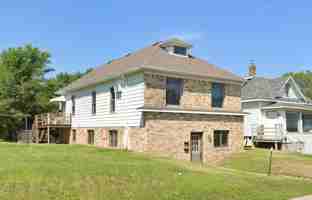 featured image of 153 10th Ave N