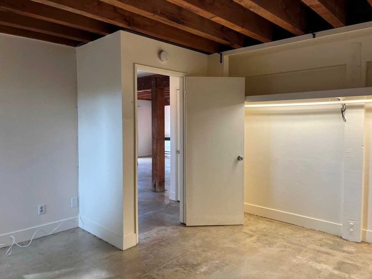 1435 Wild Acres Rd - Photo 7 of 13