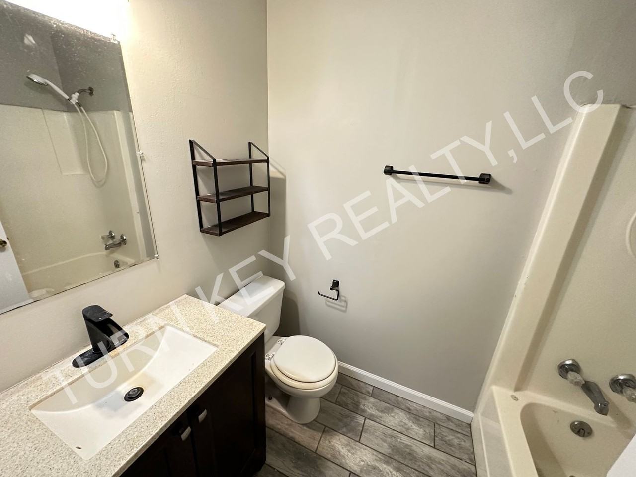 144 Yvonne St - Photo 4 of 9