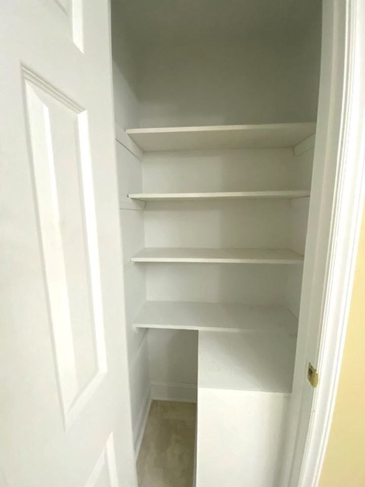 300 Burroughs St - Photo 6 of 16