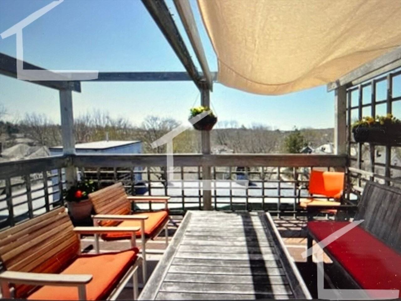 338 Washington St - Photo 5 of 14