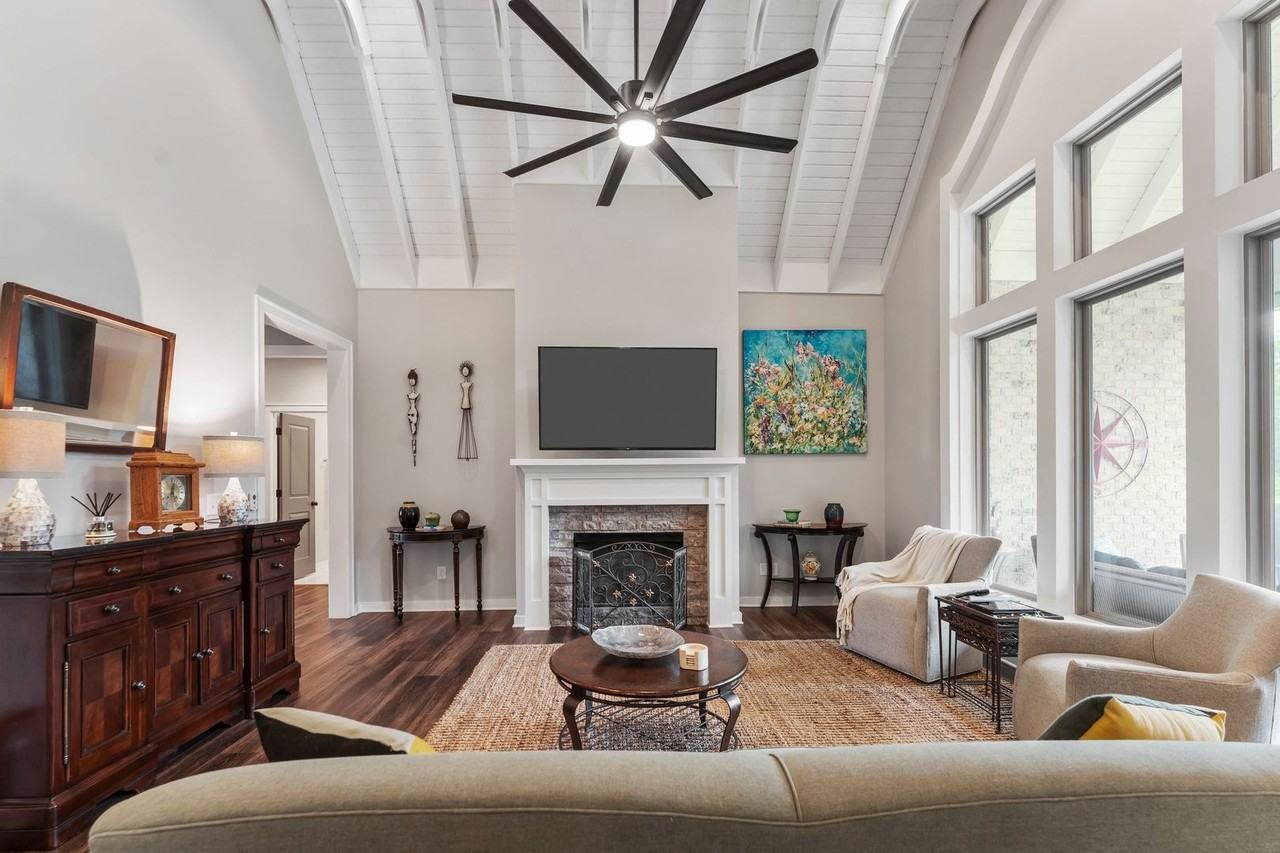 7570 Delancey Dr - Photo 7 of 50