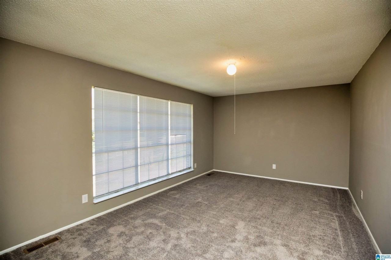 960 Minor Dr - Photo 2 of 9