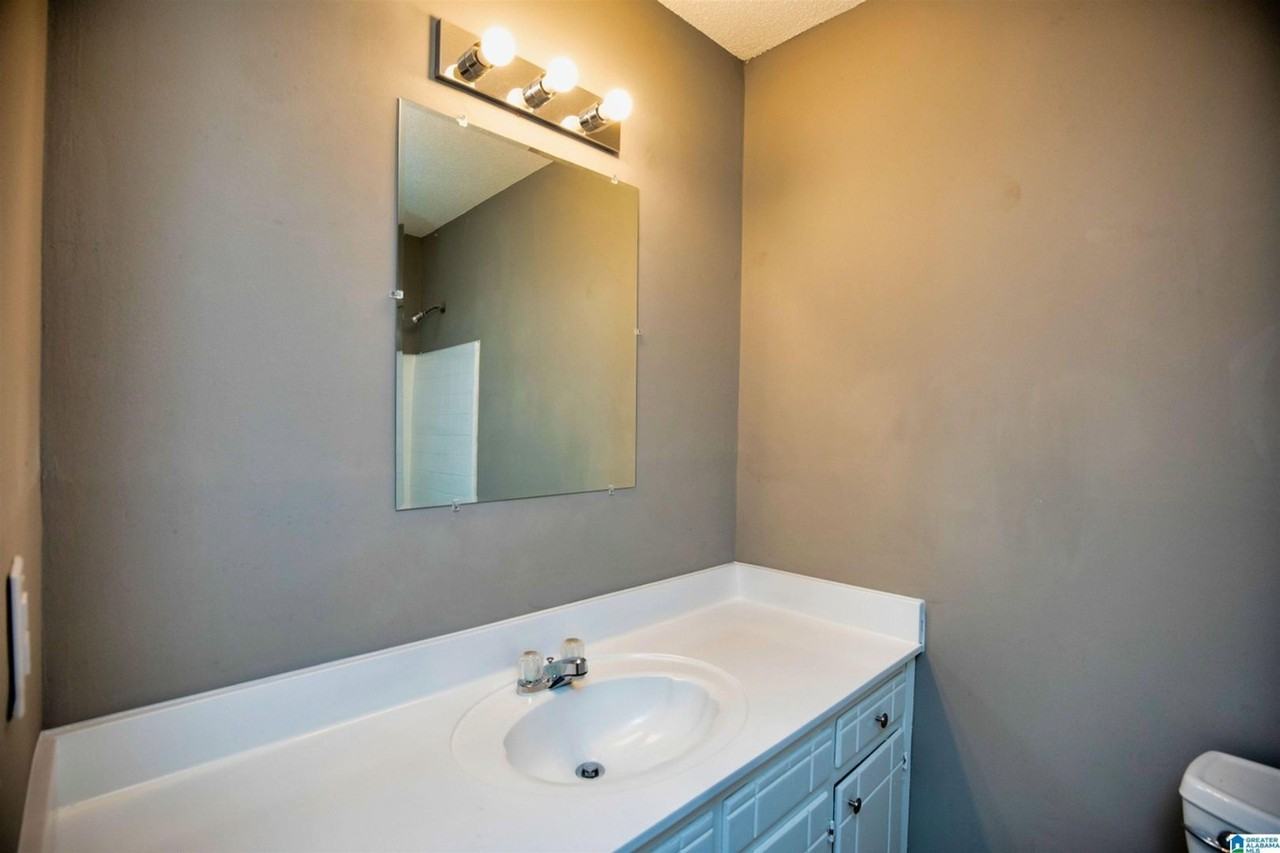 960 Minor Dr - Photo 3 of 9