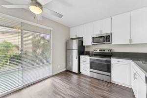 featured image of 3950 Leland St