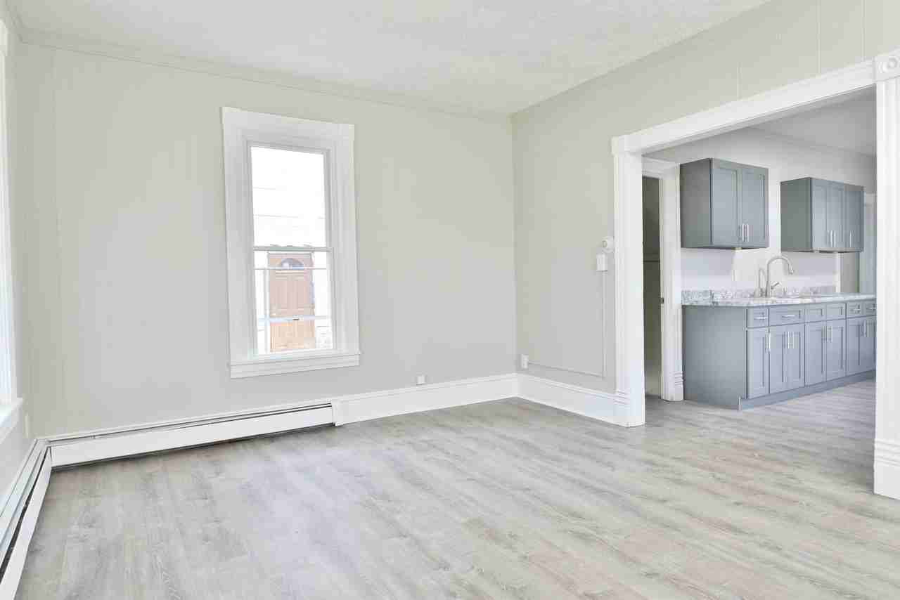 921 South St - Photo 6 of 30