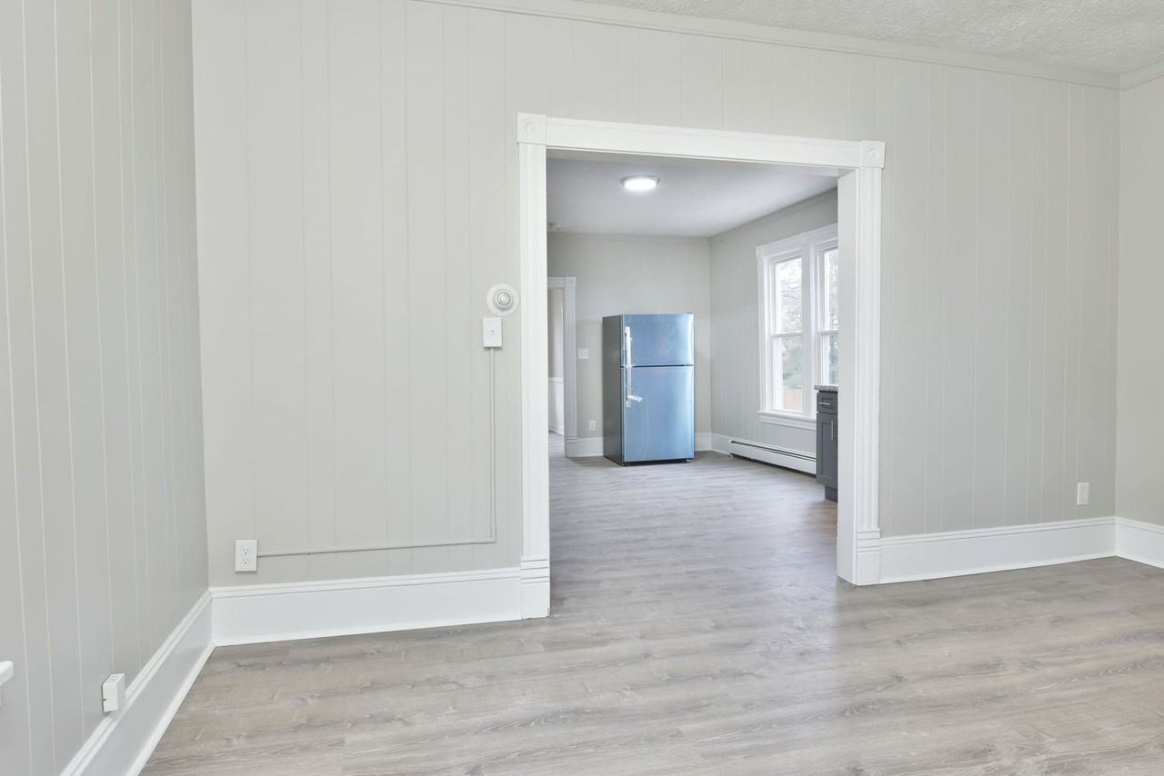 921 South St - Photo 7 of 30