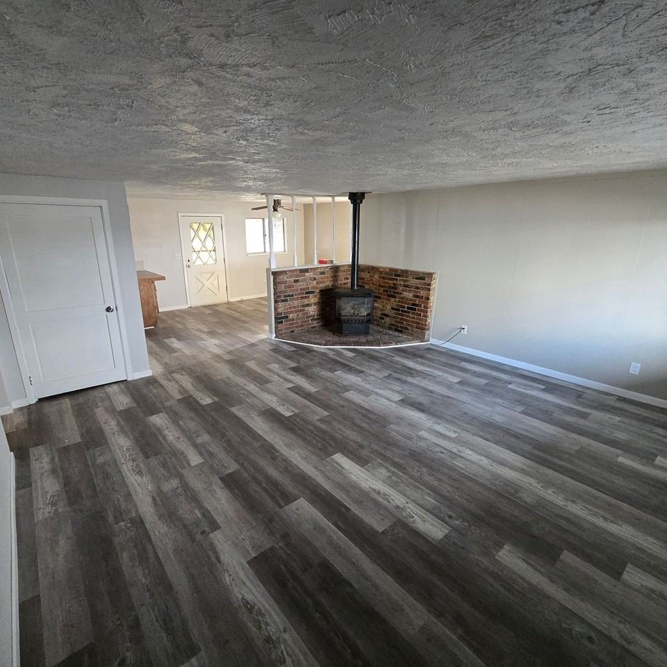 3521 Lindberg St - Photo 2 of 13