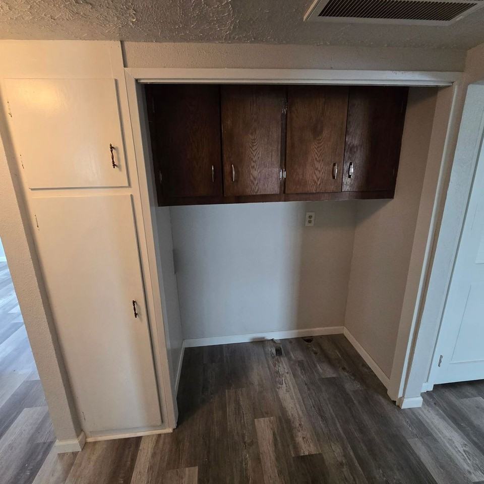 3521 Lindberg St - Photo 4 of 13