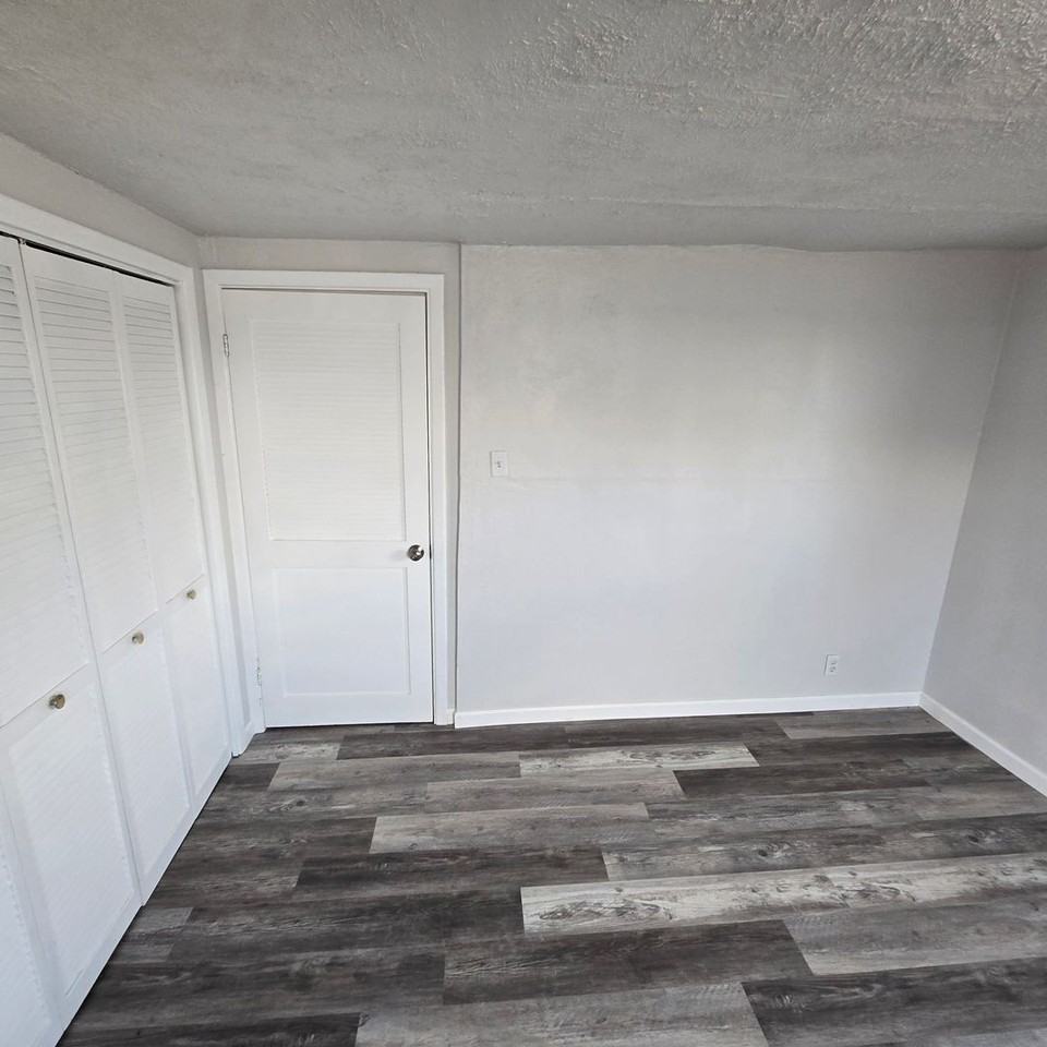 3521 Lindberg St - Photo 7 of 13