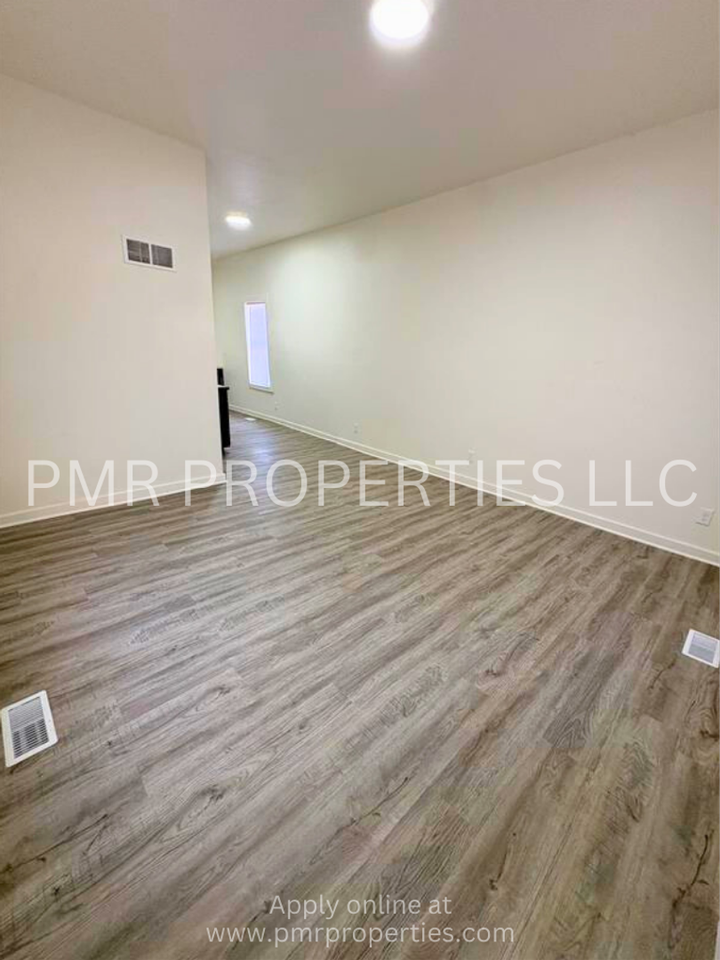 820 Richardson St - Photo 3 of 7