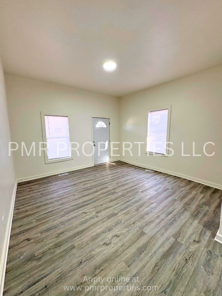 820 Richardson St - Photo 4 of 7