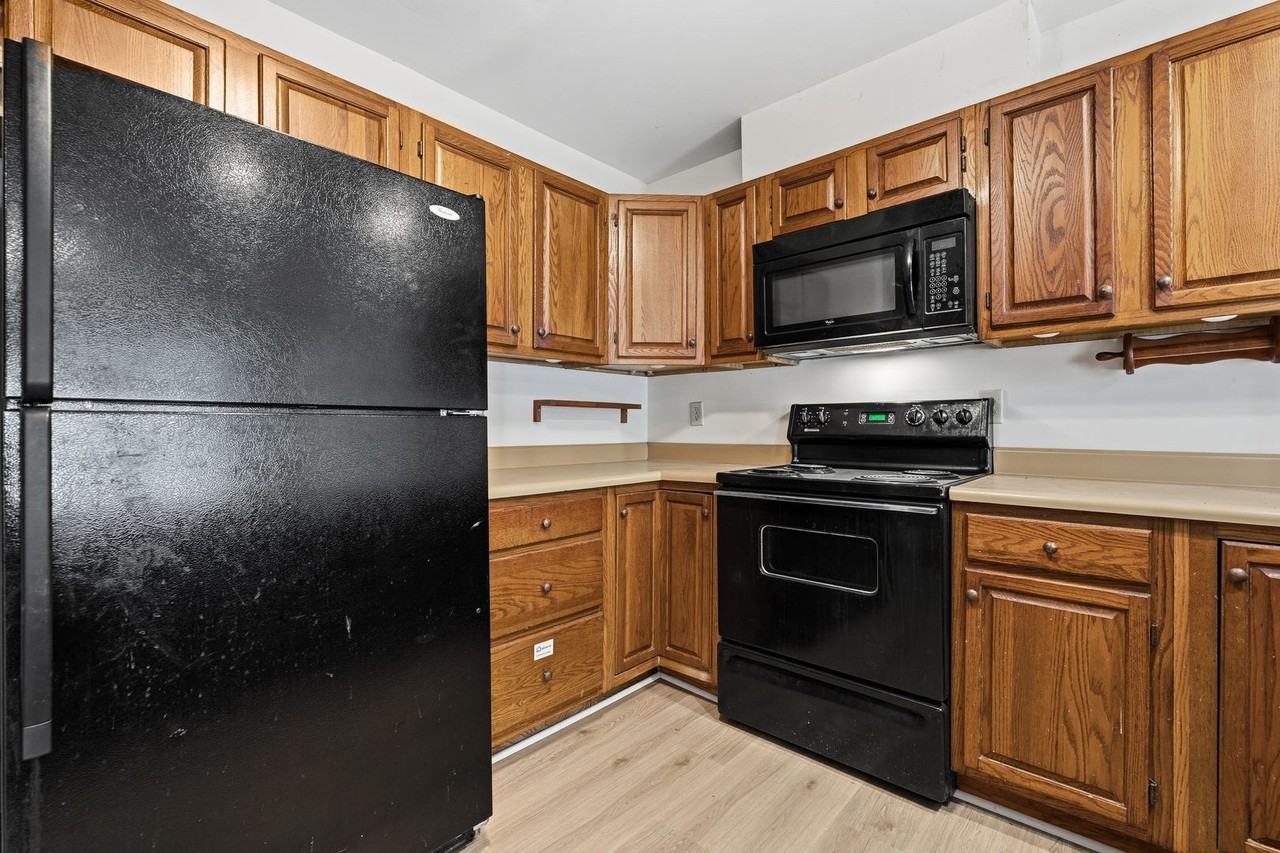 700 Grove Ave - Photo 6 of 18