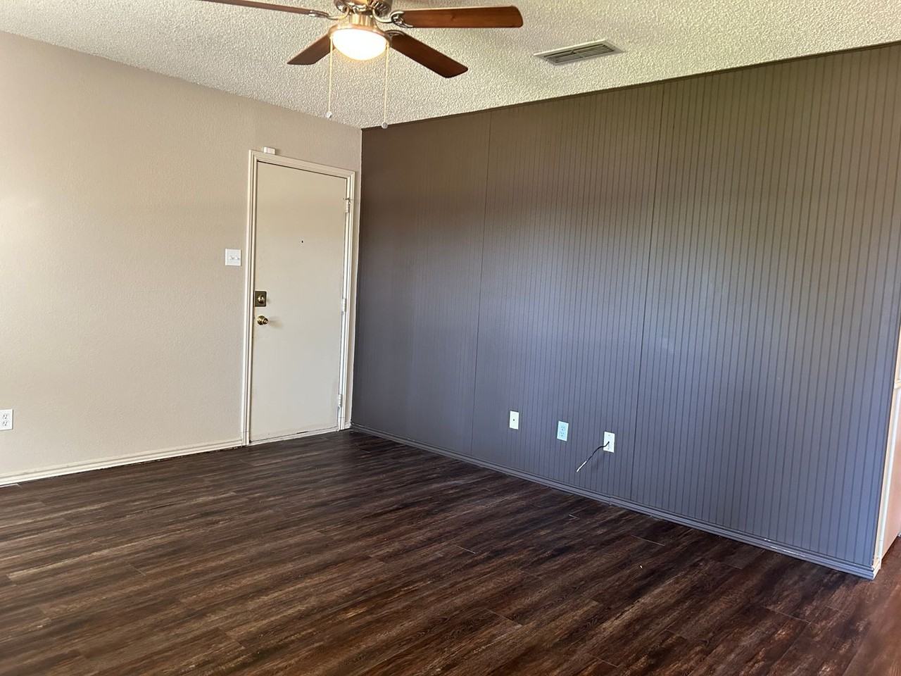 2116 91st St - Photo 2 of 8