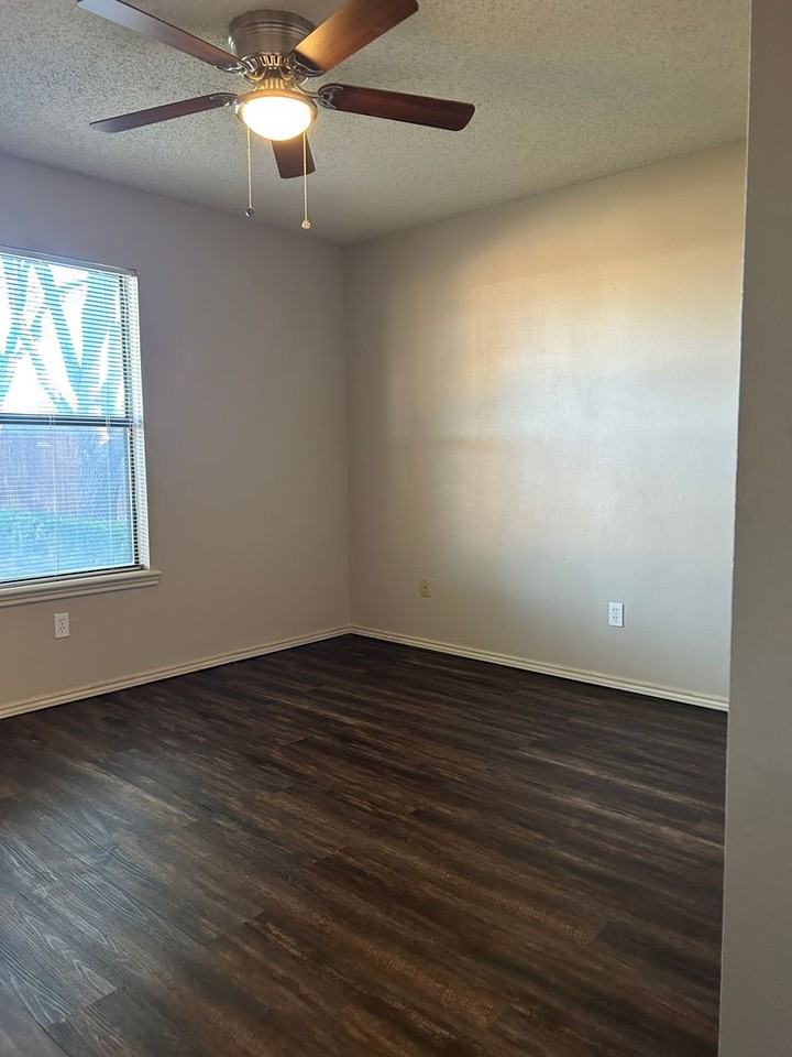 2116 91st St - Photo 7 of 8