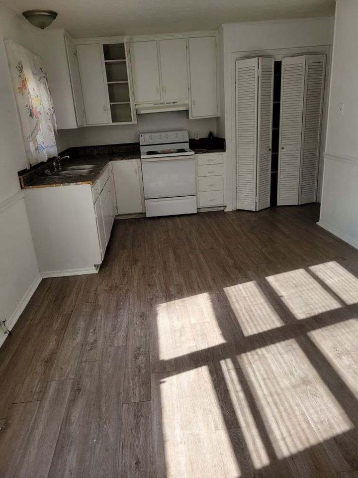 411 Vintage Rd - Photo 2 of 5