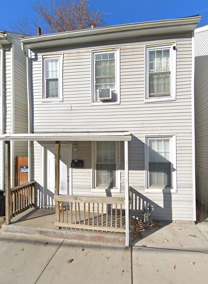 323 Walnut St - Photo 6 of 26