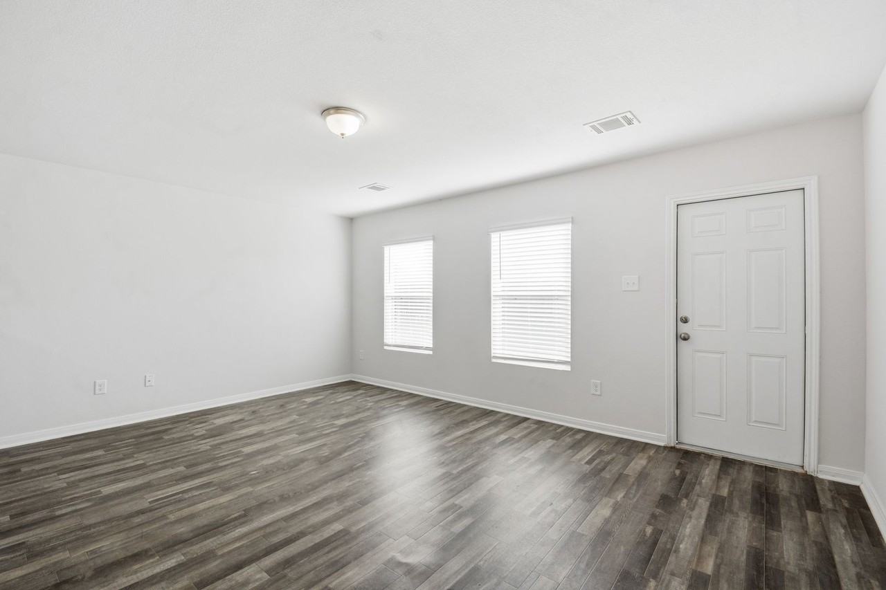 15626 Del Norte Dr - Photo 6 of 36