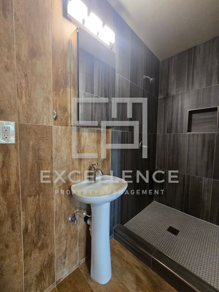 692 N Daniel Way - Photo 7 of 12