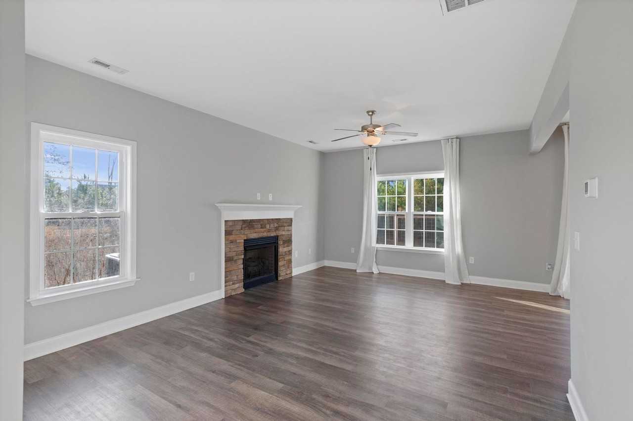 103 Costa Ct - Photo 3 of 20