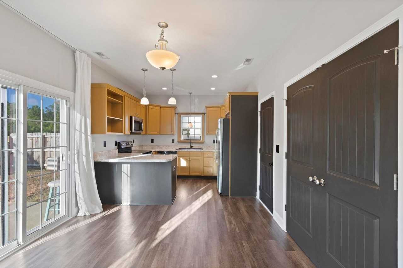 103 Costa Ct - Photo 5 of 20