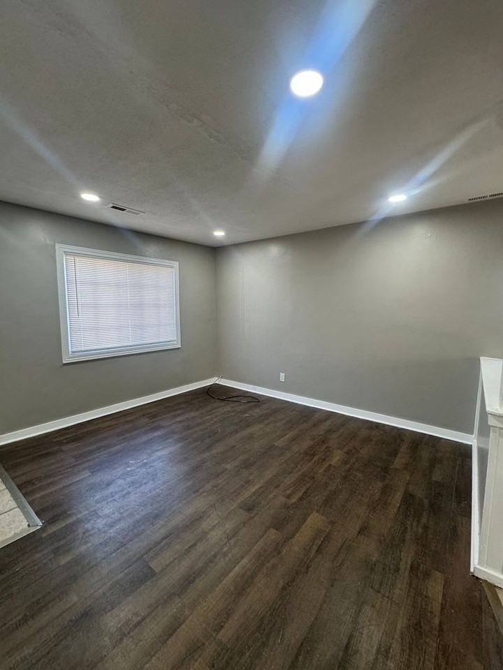 4341 Lincoln St - Photo 2 of 14