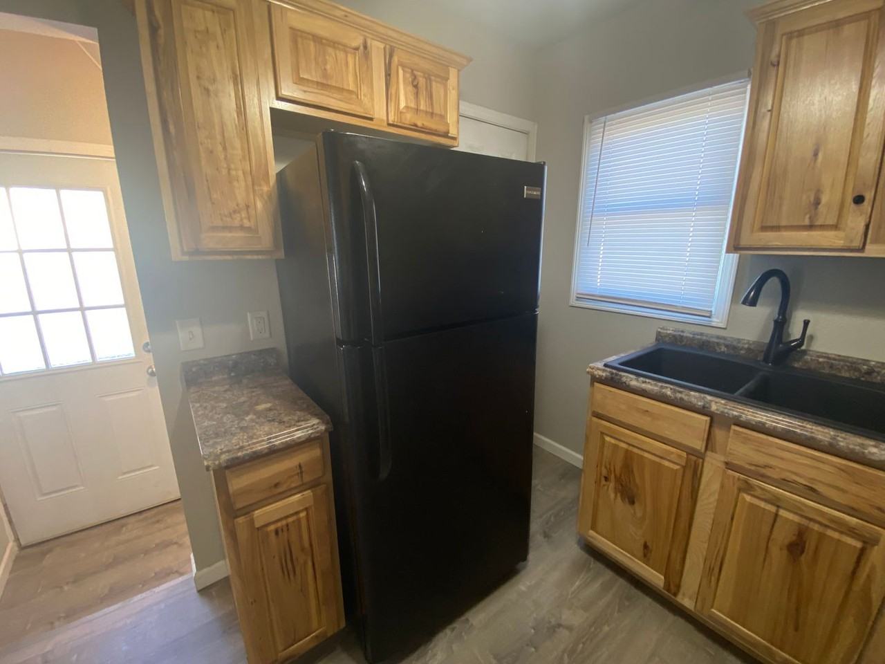 841 Knoll Ave - Photo 7 of 13