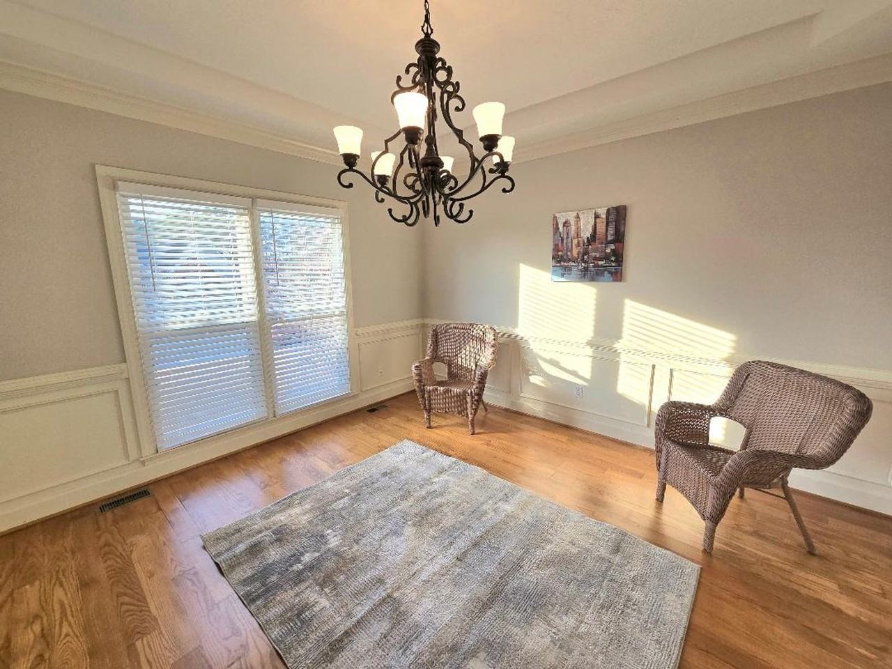 4876 Rolling Hill Rd - Photo 5 of 32