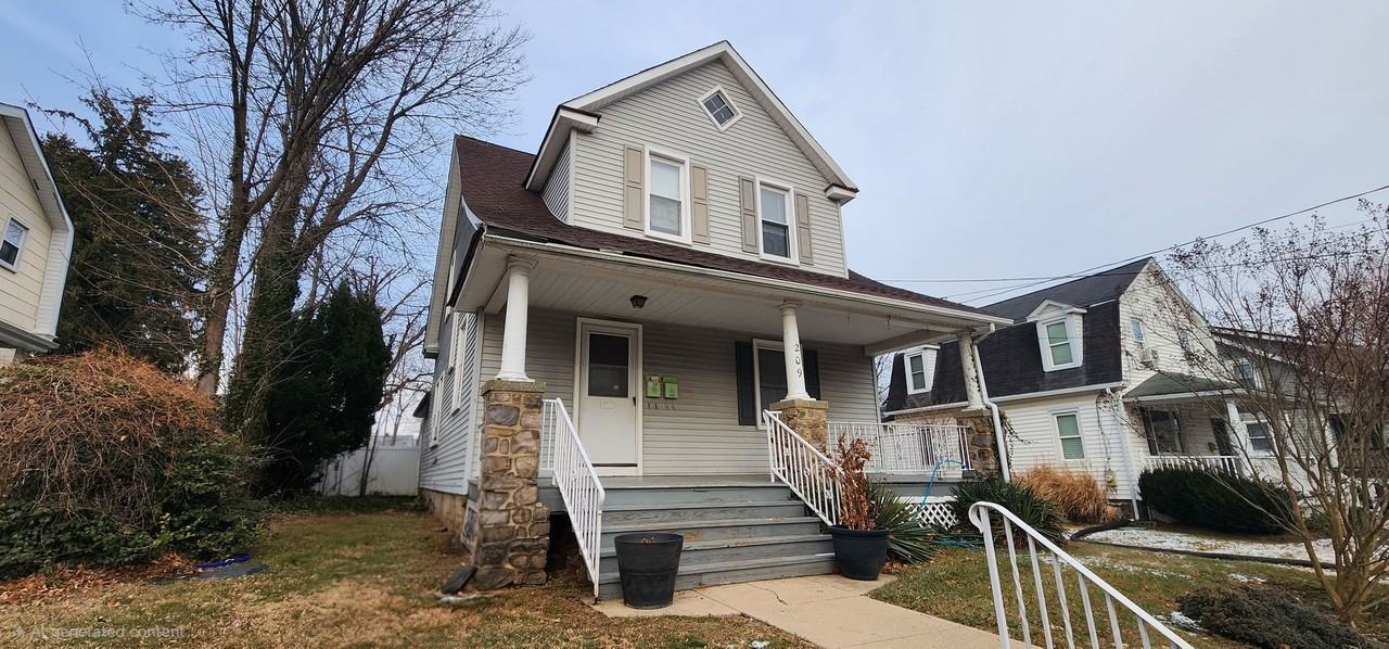 209 E Montgomery Ave