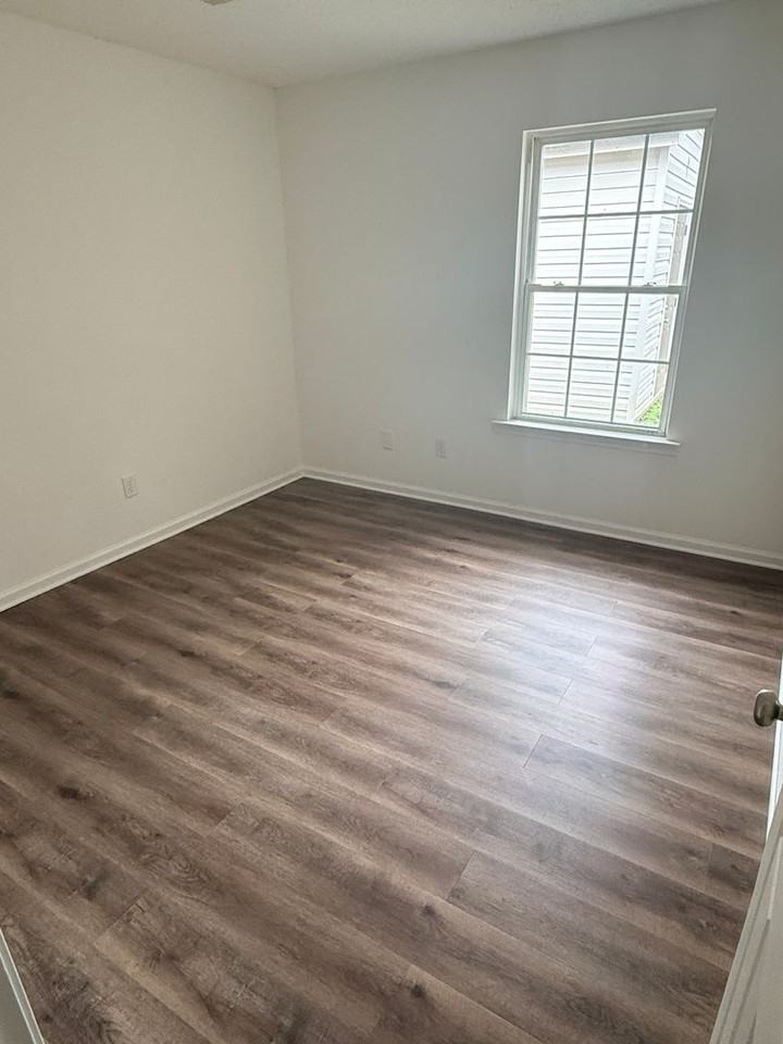 2812 25th St - Photo 7 of 8