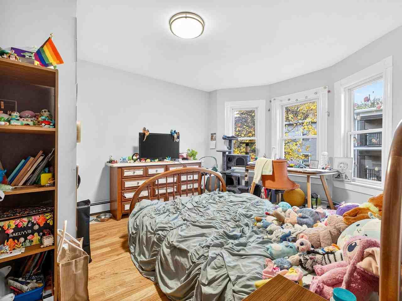 114 Woodstock St - Photo 3 of 13