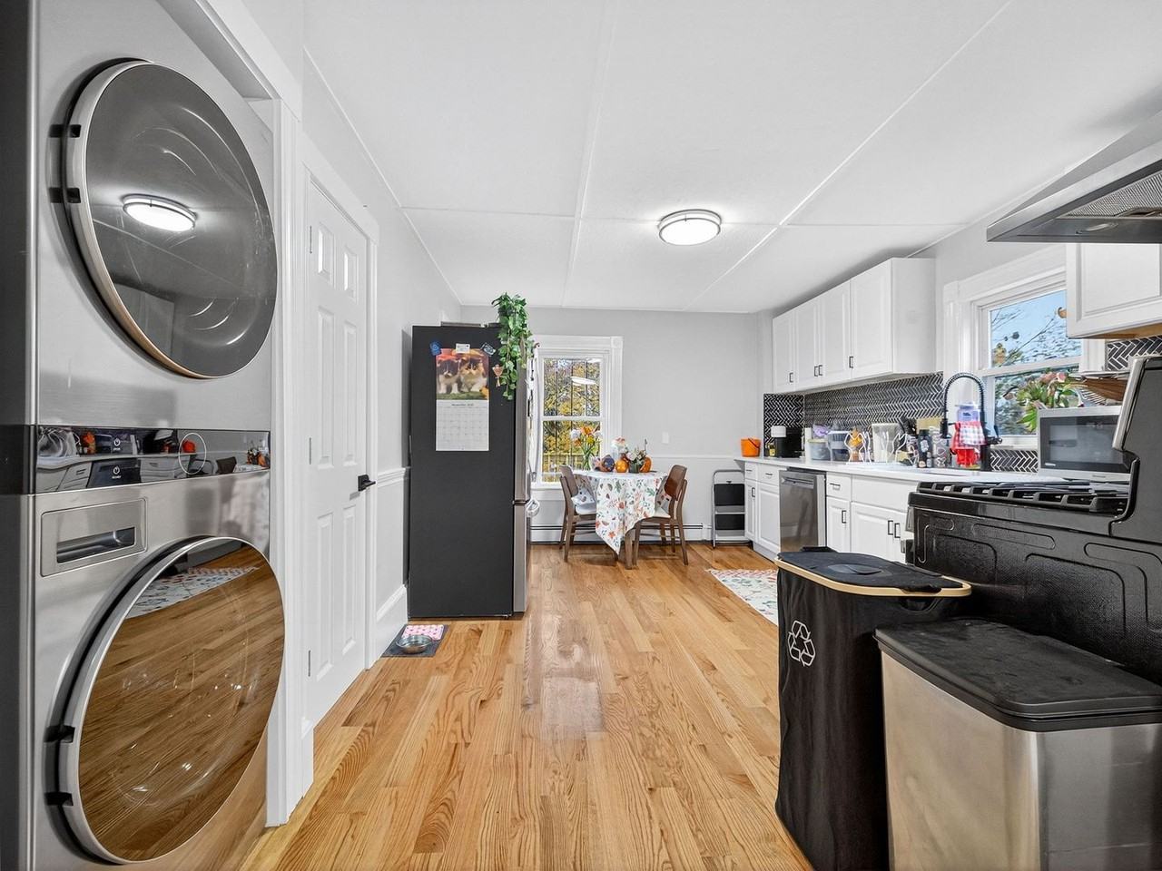 114 Woodstock St - Photo 7 of 13